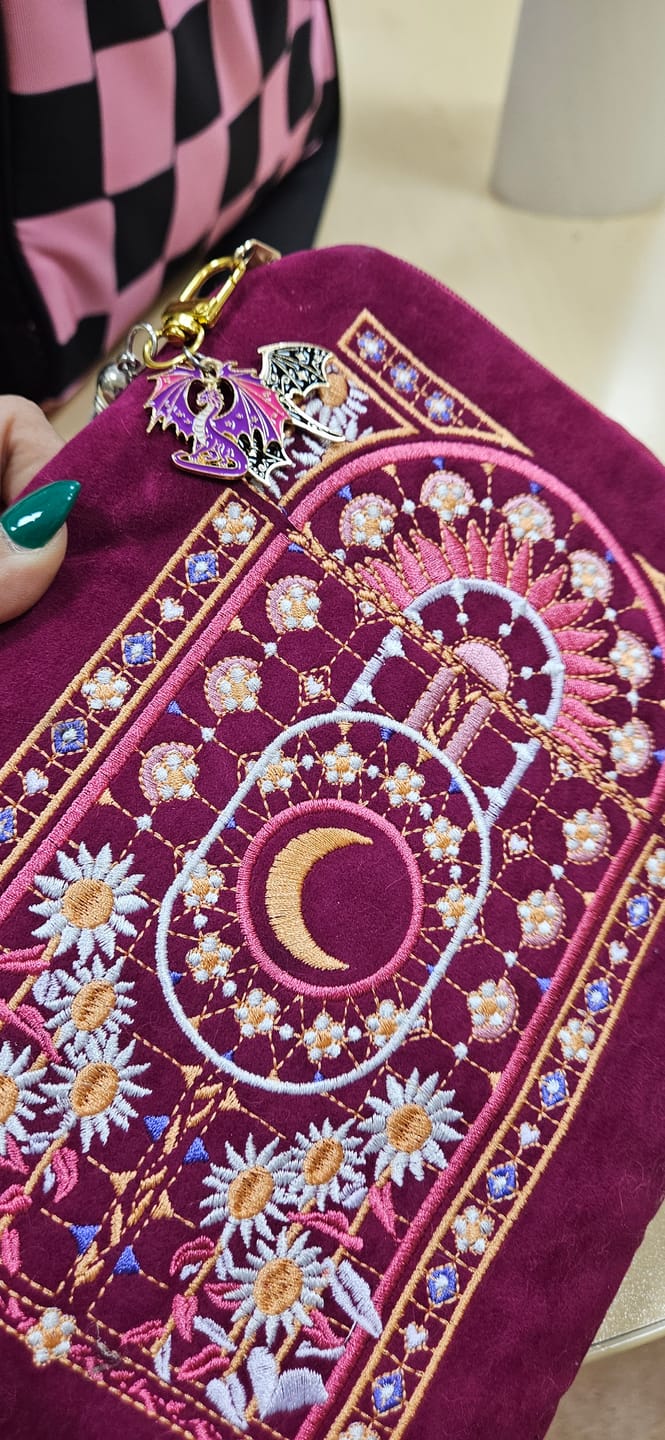 Customer photo review of Iridescence eReader Sleeve - Pink