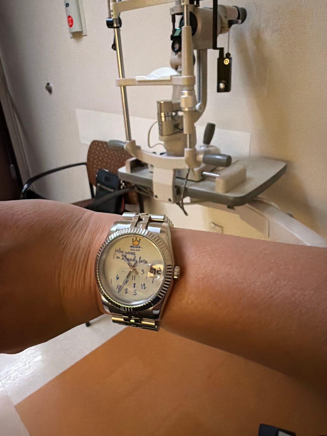 Customer photo review of EONDATE CLASSIC WATCH