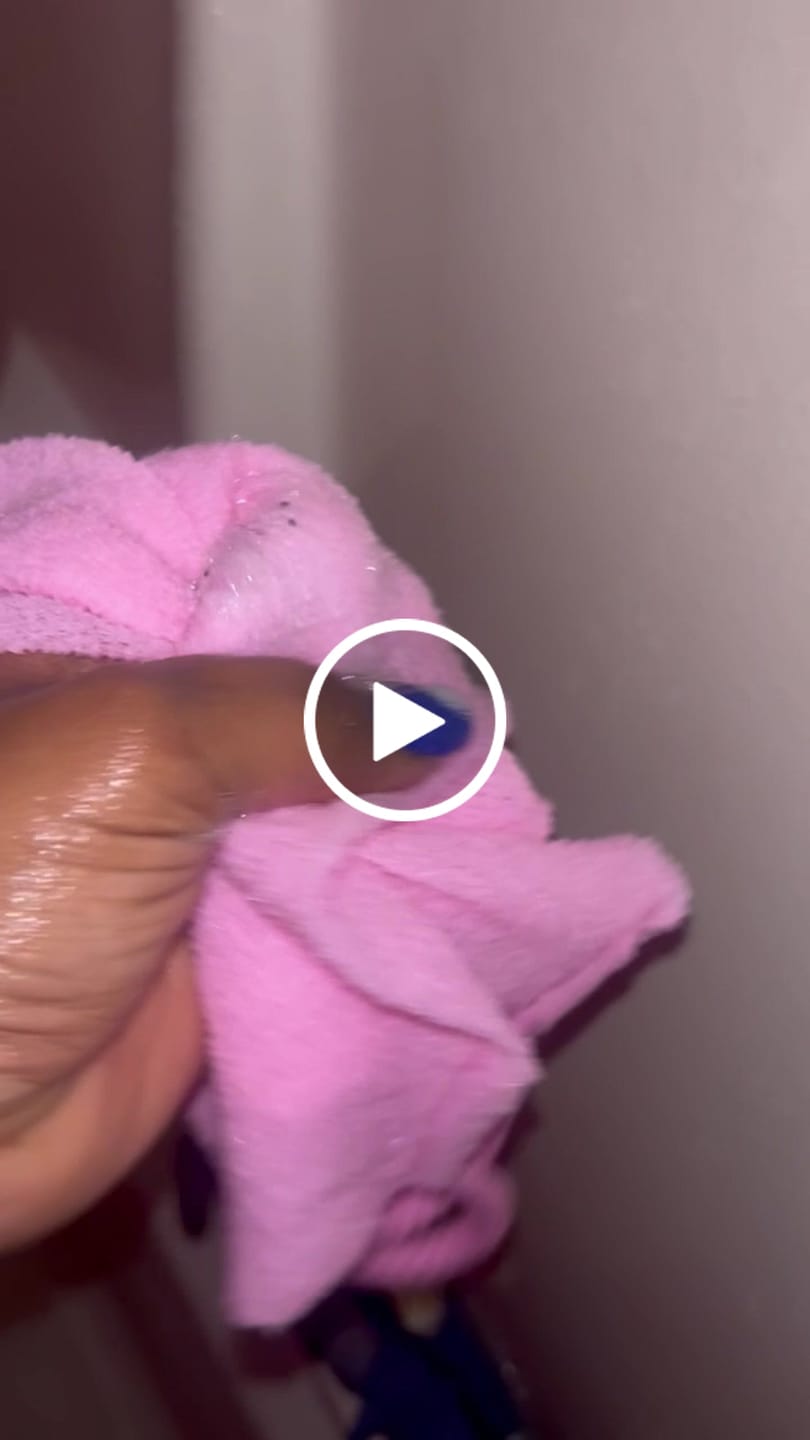 Customer video review of Refresh Plant Based Yoni Gel Wash (pH Balancing) - 3 pk