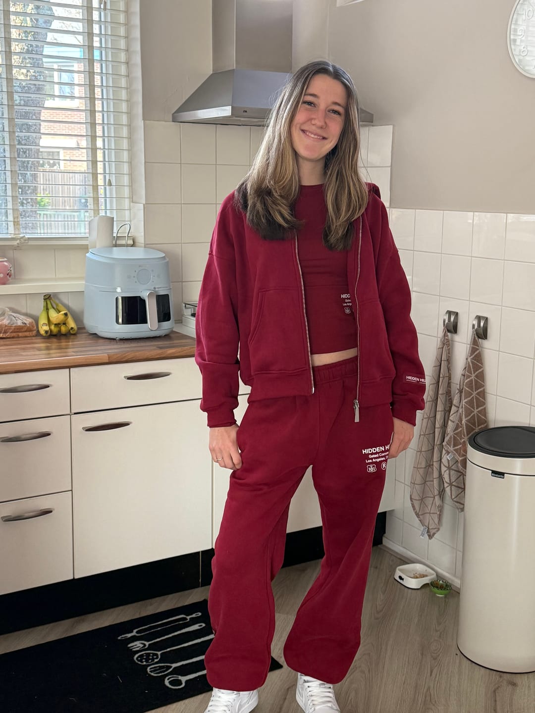 Customer photo review of LABEL ZIP HOODIE BURGUNDY