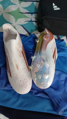Customer photo review of F50 + Laceless FG Gold Edition - Or