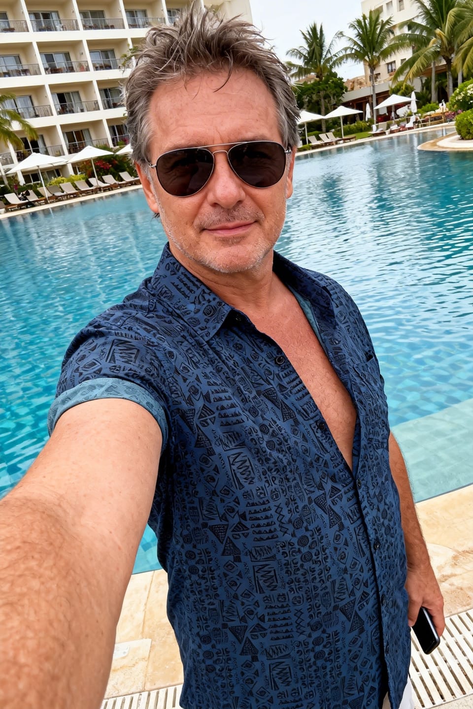 Customer photo review of Chemise homme manches courtes imprimé tribal géométrique bleu marine en rayon