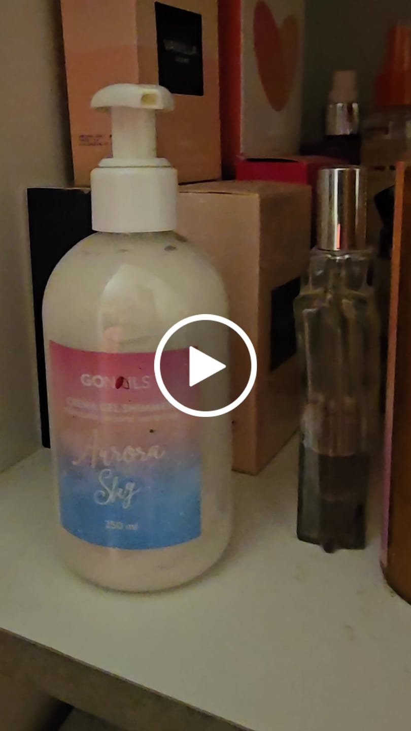 Customer video review of Crema Gel Shimmer - Hidratante Corporal con Brillos Aurora Sky 250 ml