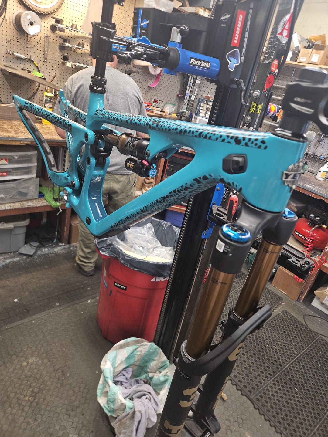 Customer photo review of Cheetah Frame Keeper