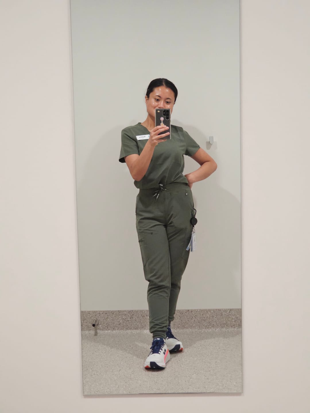 Customer photo review of ELIZABETH Two Pocket Scrub Top - Soft Beige | SLTECH™