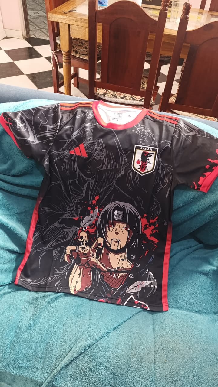 Customer photo review of Camiseta del Cuervo del Silencio