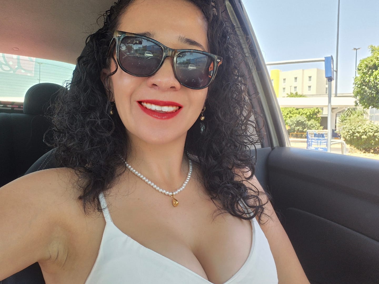 Customer photo review of Collar Pearl Stella