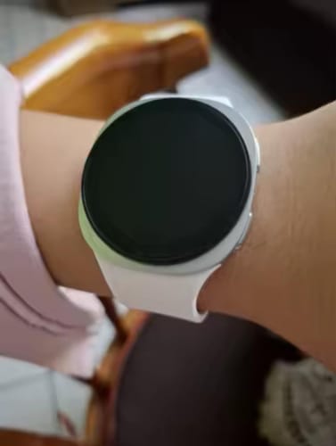 Customer photo review of MoveWatch 8 Mini.  Die stylische Alltagsfitnessuhr für Bewegung im Alltag