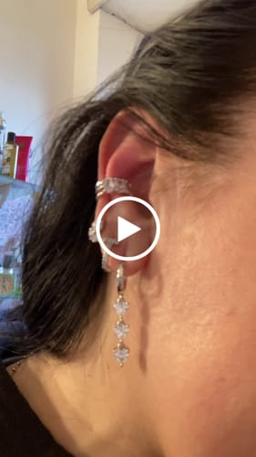 Customer video review of Orecchino Ear Cuff “Doppia Luce” – Zirconi e Linea Liscia