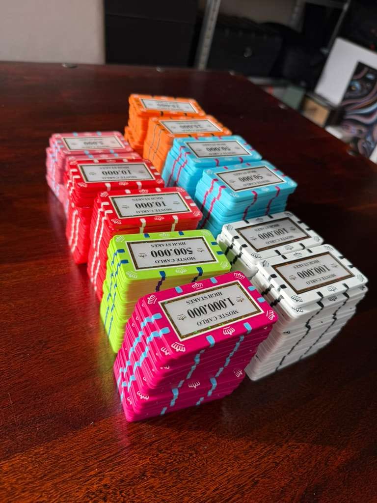 Customer photo review of Poker Plaques Case Set Monte Carlo 100 pcs