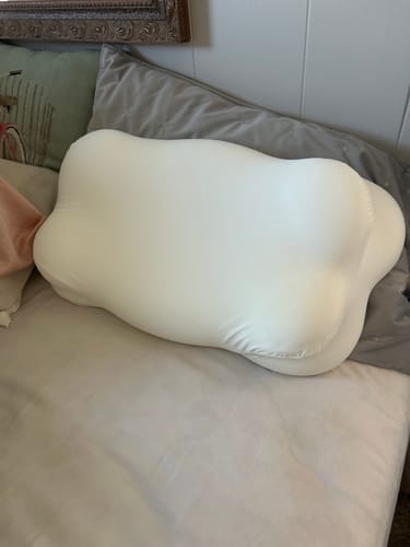 Customer photo review of Mellow CloudAlign™ Pillow