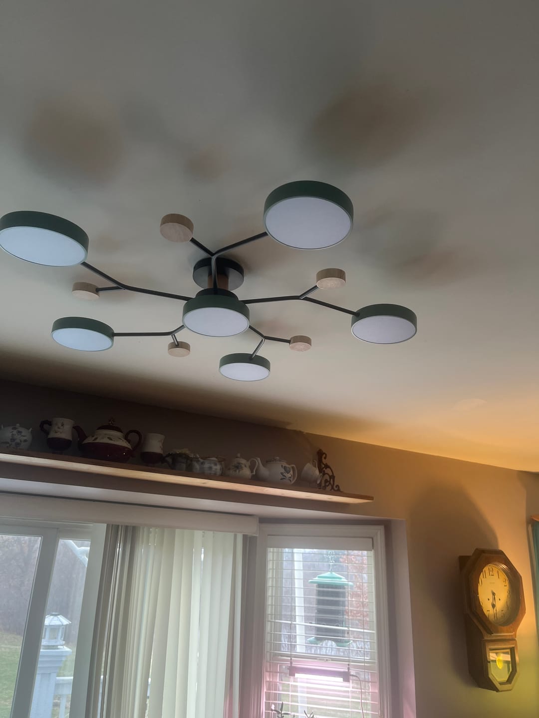 Customer photo review of Large Multi-Head Round Semi-Flush Mount Light 7-Light