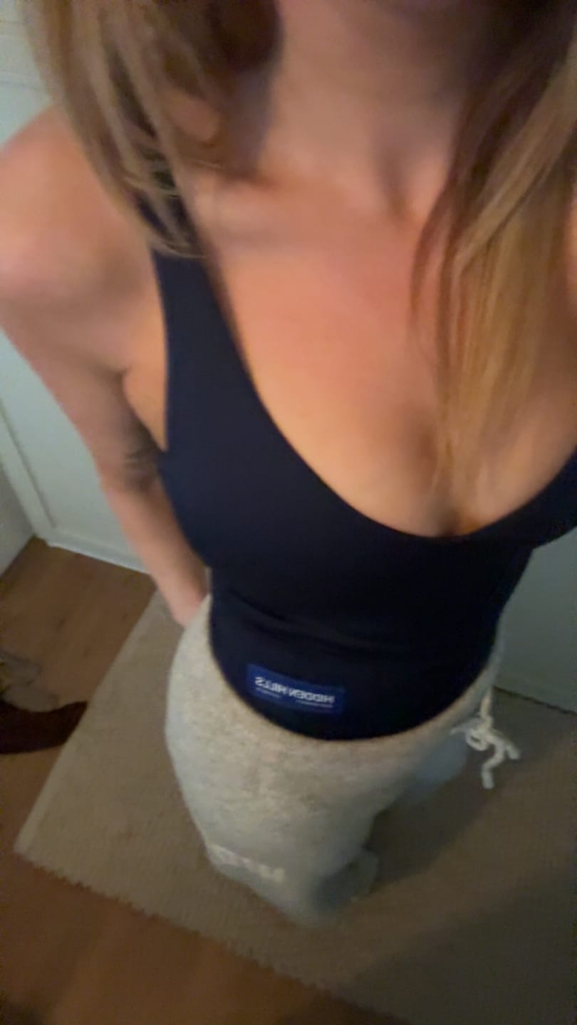 Customer photo review of LABEL BODYSUIT NAVY