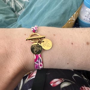 Customer photo review of Bracelet liberty fermoir en T personnalisé médaille gravée