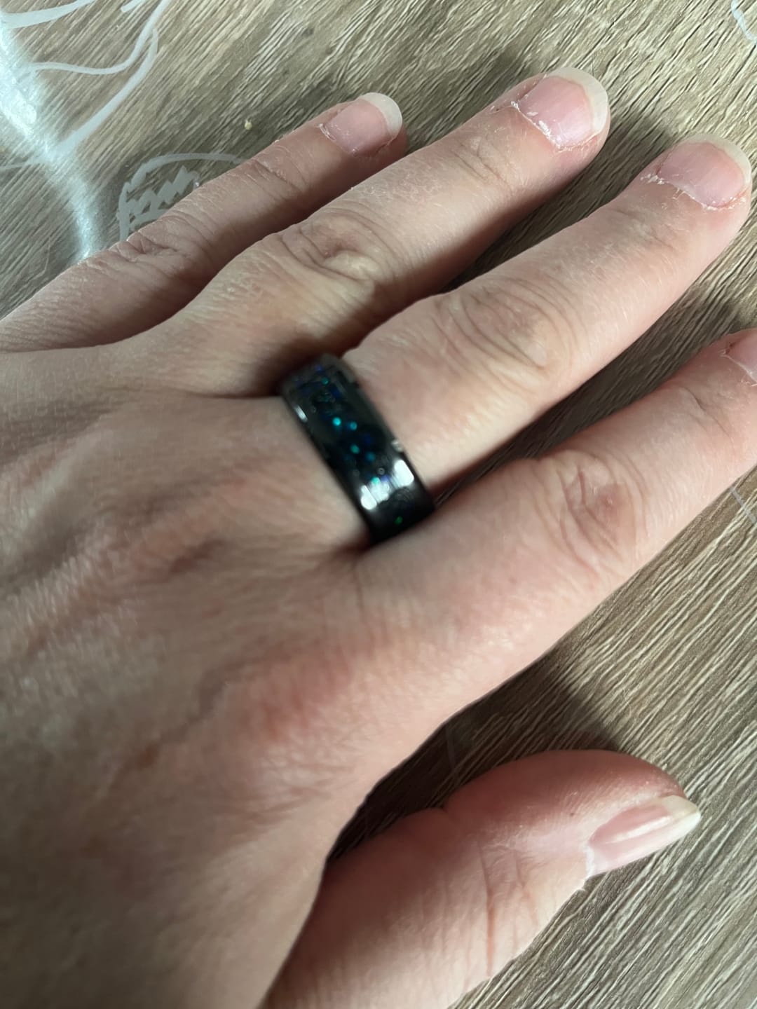 Customer photo review of Bague "Cosmos" - Céramique Noire