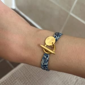 Customer photo review of Bracelet liberty fermoir en T personnalisé médaille gravée