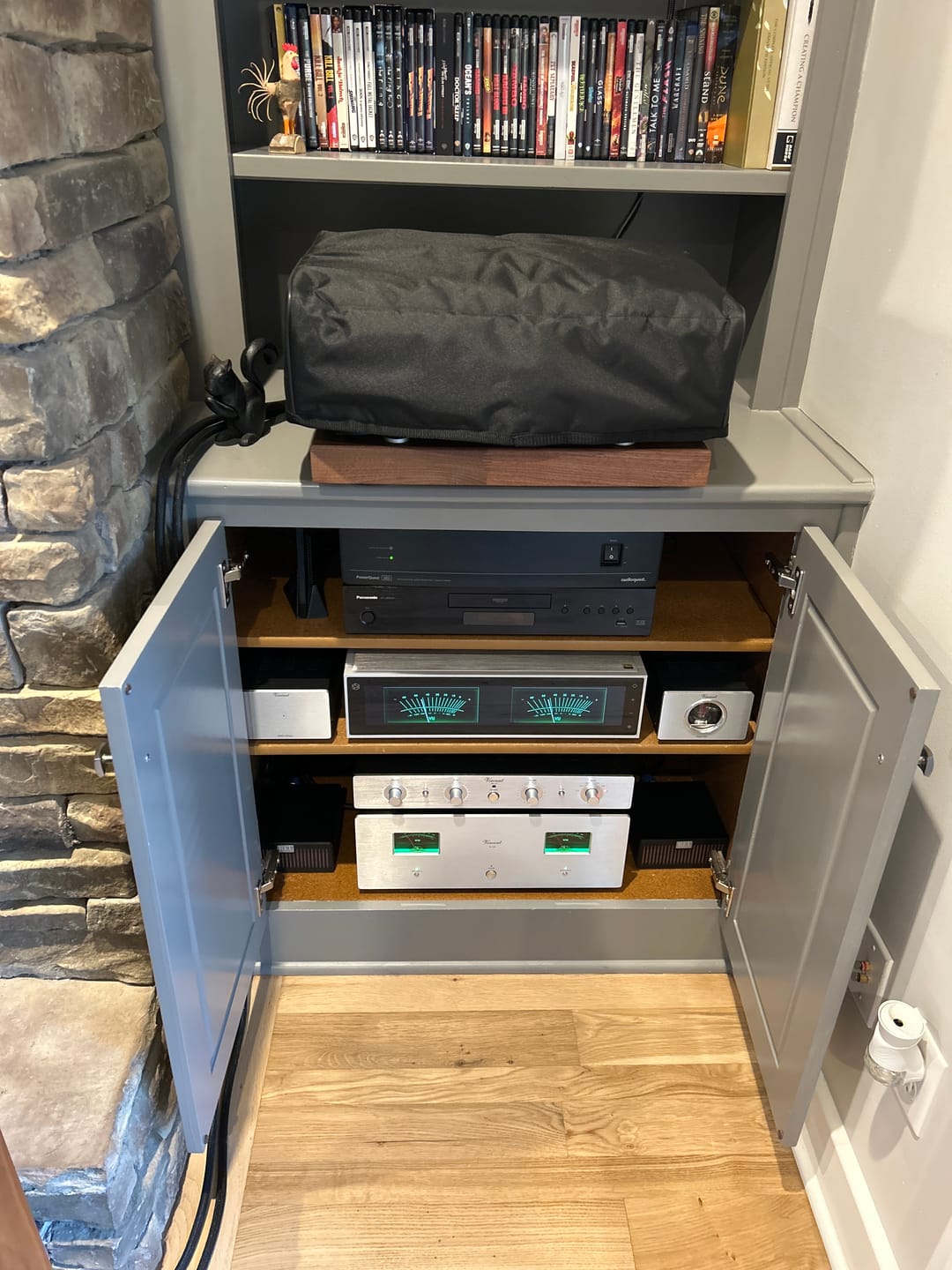 Customer photo review of Custom padded cover for Music Hall MMF 7 turntable