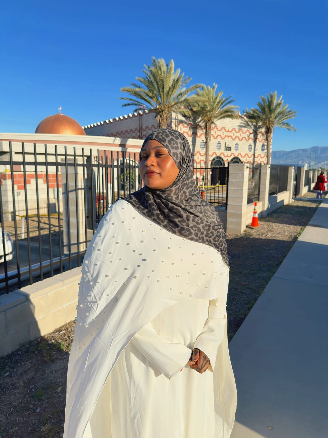 Customer photo review of Luxury Beige & Brown Omani Thobe