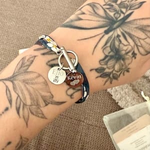 Customer photo review of Bracelet liberty fermoir en T personnalisé médaille gravée