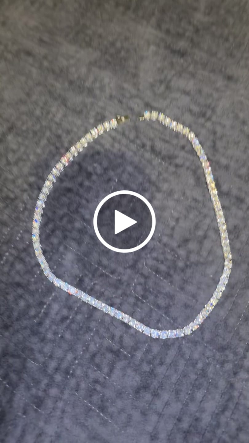 Customer video review of 4.5mm Tennis Chain - White Gold