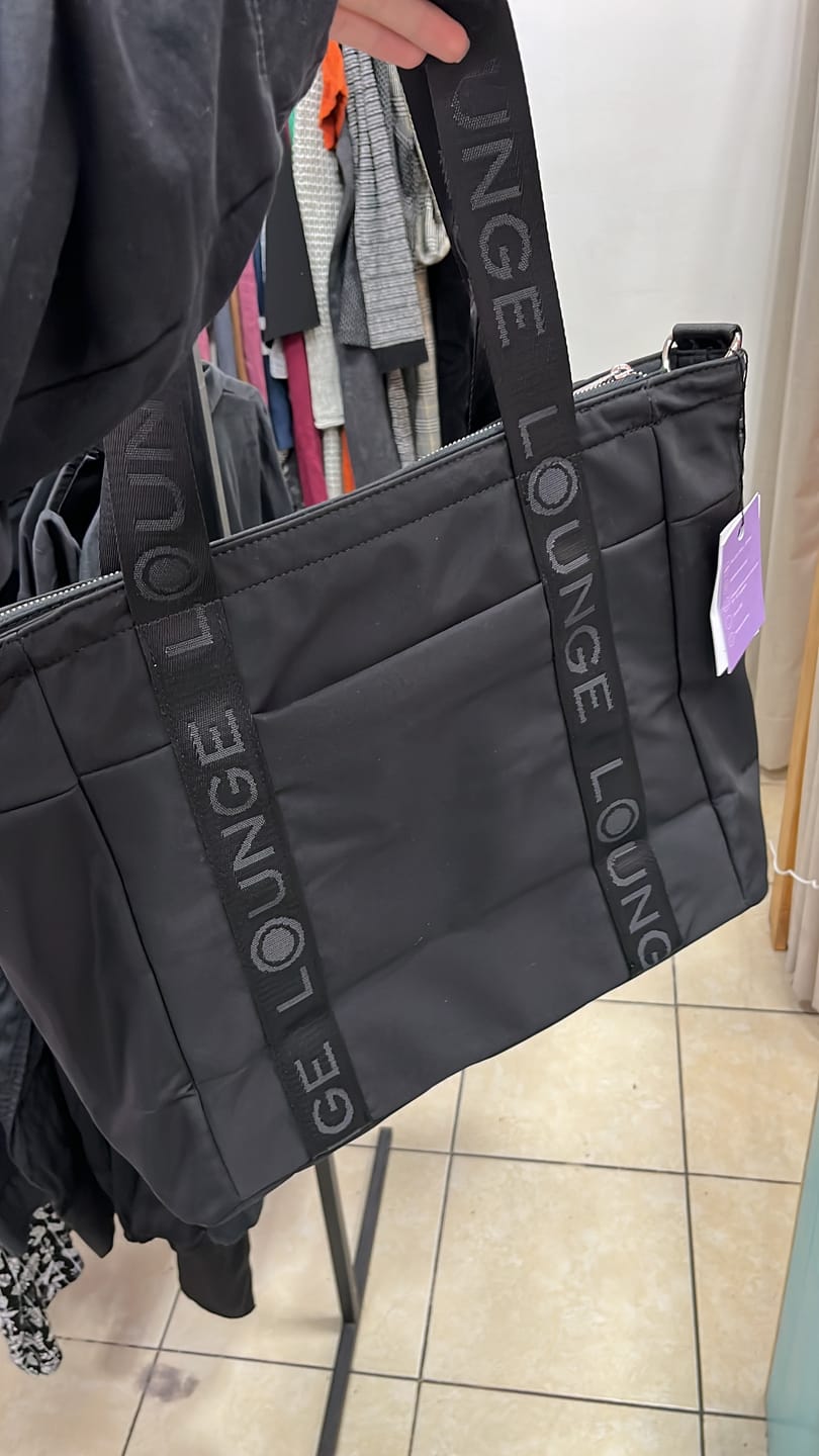 Customer photo review of Bolso Nylon Llavero Street