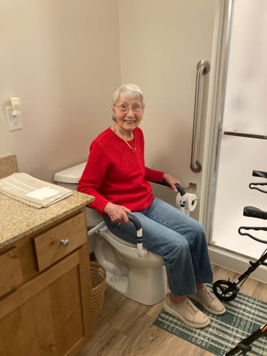 Customer photo review of Toilet Seat with Handles (250lb)