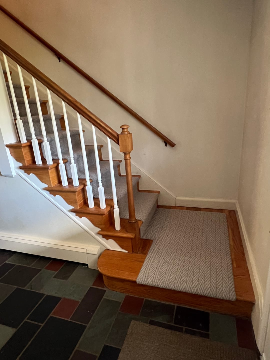 Customer photo review of Anderson Tuftex Fossil Stair Runner Landing