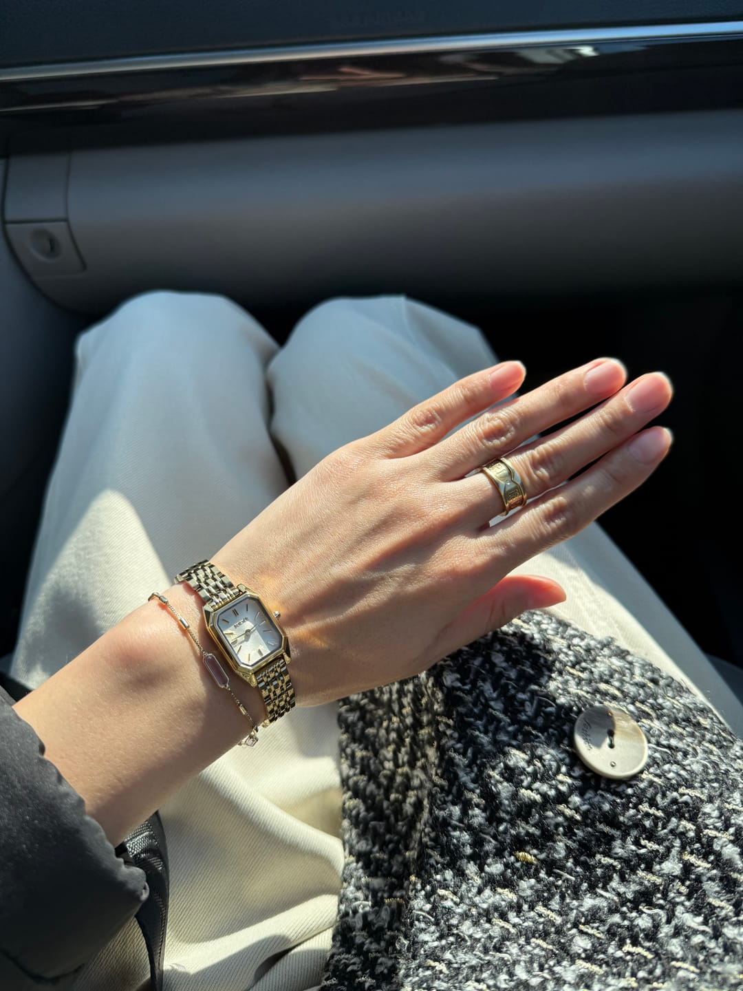 Customer photo review of Isabell Petite Gold