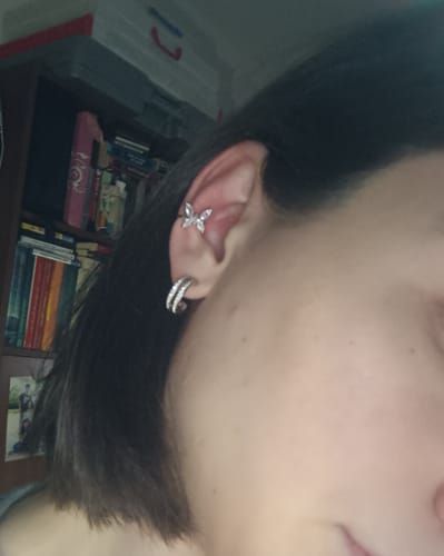 Customer photo review of Orecchino Ear Cuff Farfallina