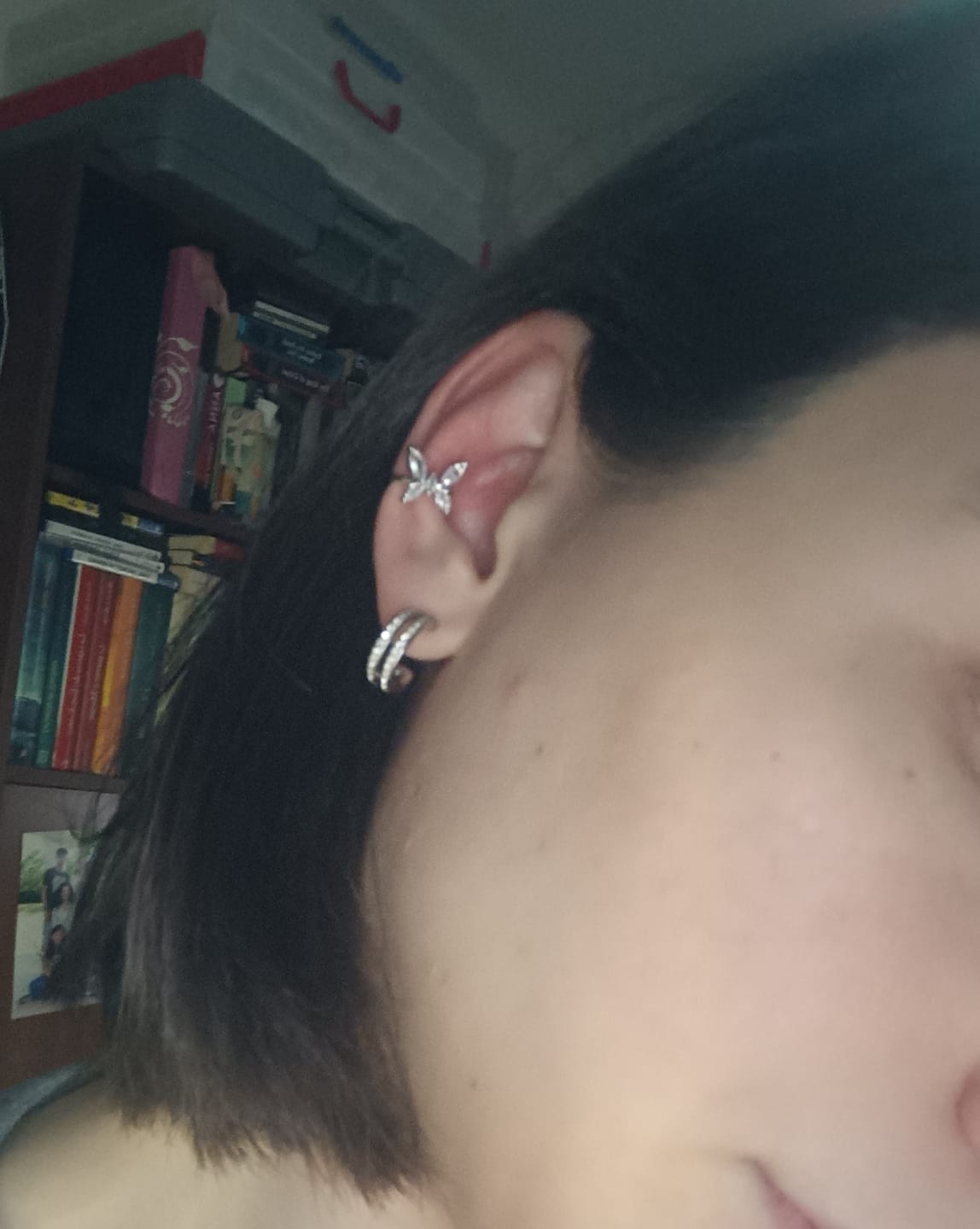 Customer photo review of Orecchino Ear Cuff Farfallina