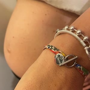 Customer photo review of Bracelet liberty fermoir en T personnalisé médaille gravée