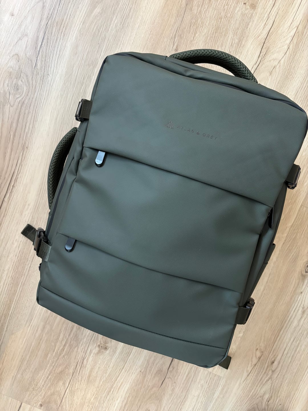 Customer photo review of Travelly Pro 2. Generation | Multifunktionaler Reise-Rucksack