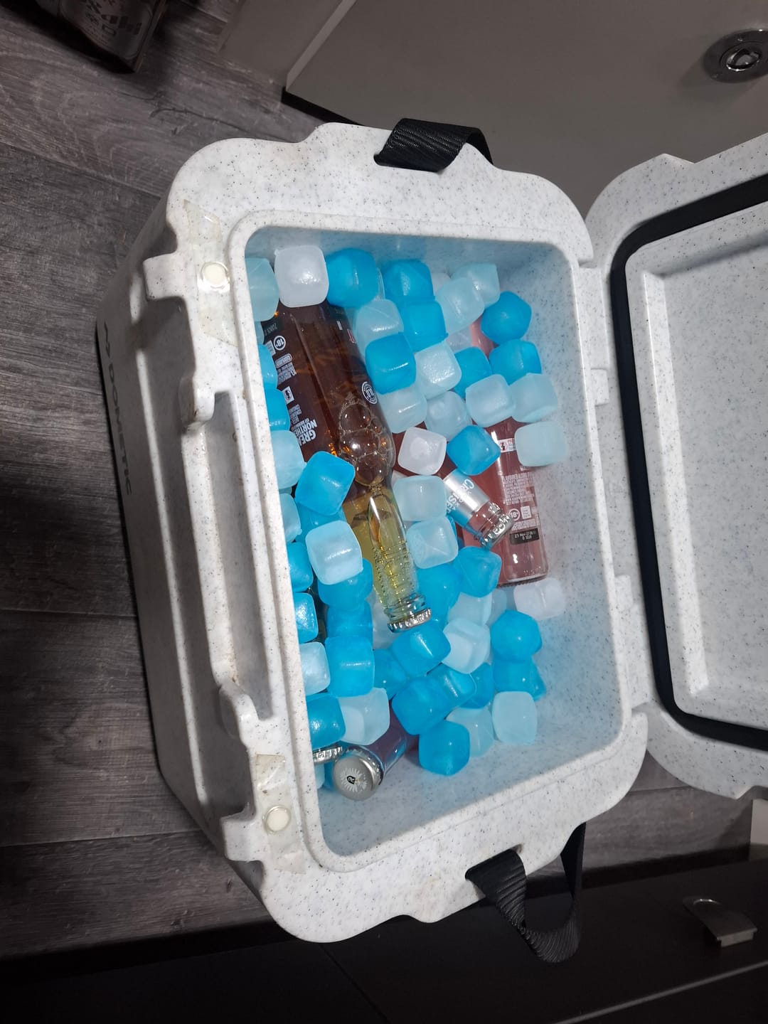 Customer photo review of Mini Freeze Blue Ice - 1.8kg Black Bag