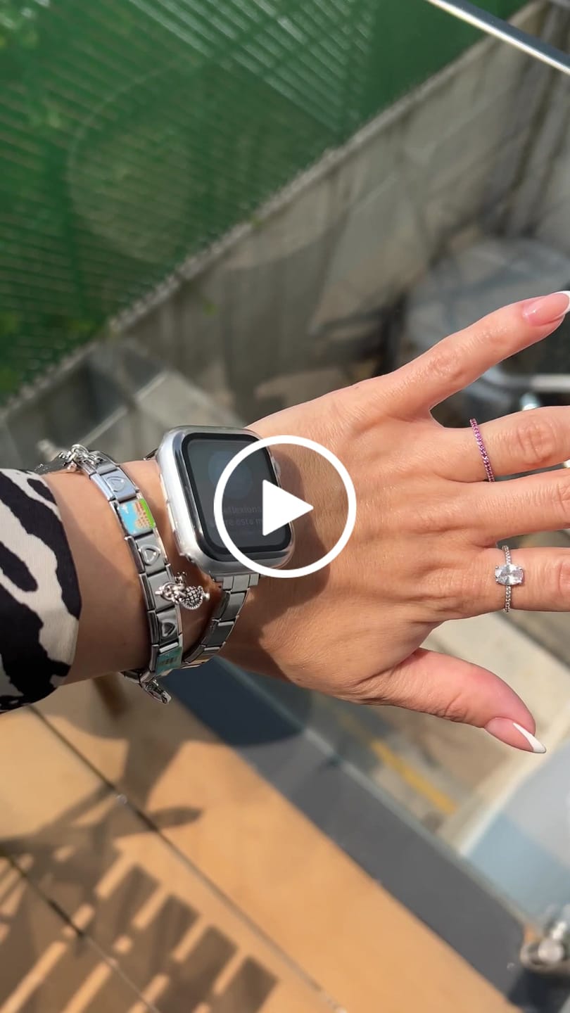 Customer video review of Charm Moño