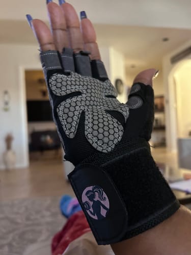 Customer photo review of Workout Gloves With Wrist Support