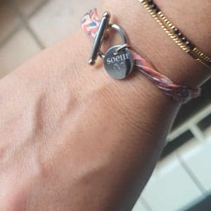 Customer photo review of Bracelet liberty fermoir en T personnalisé médaille gravée
