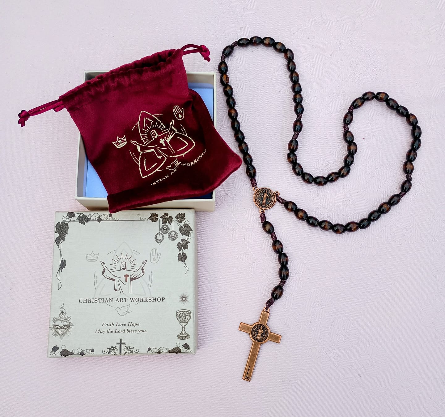 Customer photo review of Christianartworkshop St. Benedikt Gebetsrosenkranz aus Olivenholz