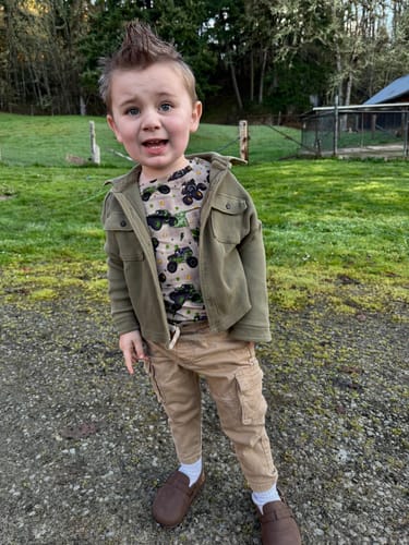Customer photo review of Clover Crusher Pockets Tee