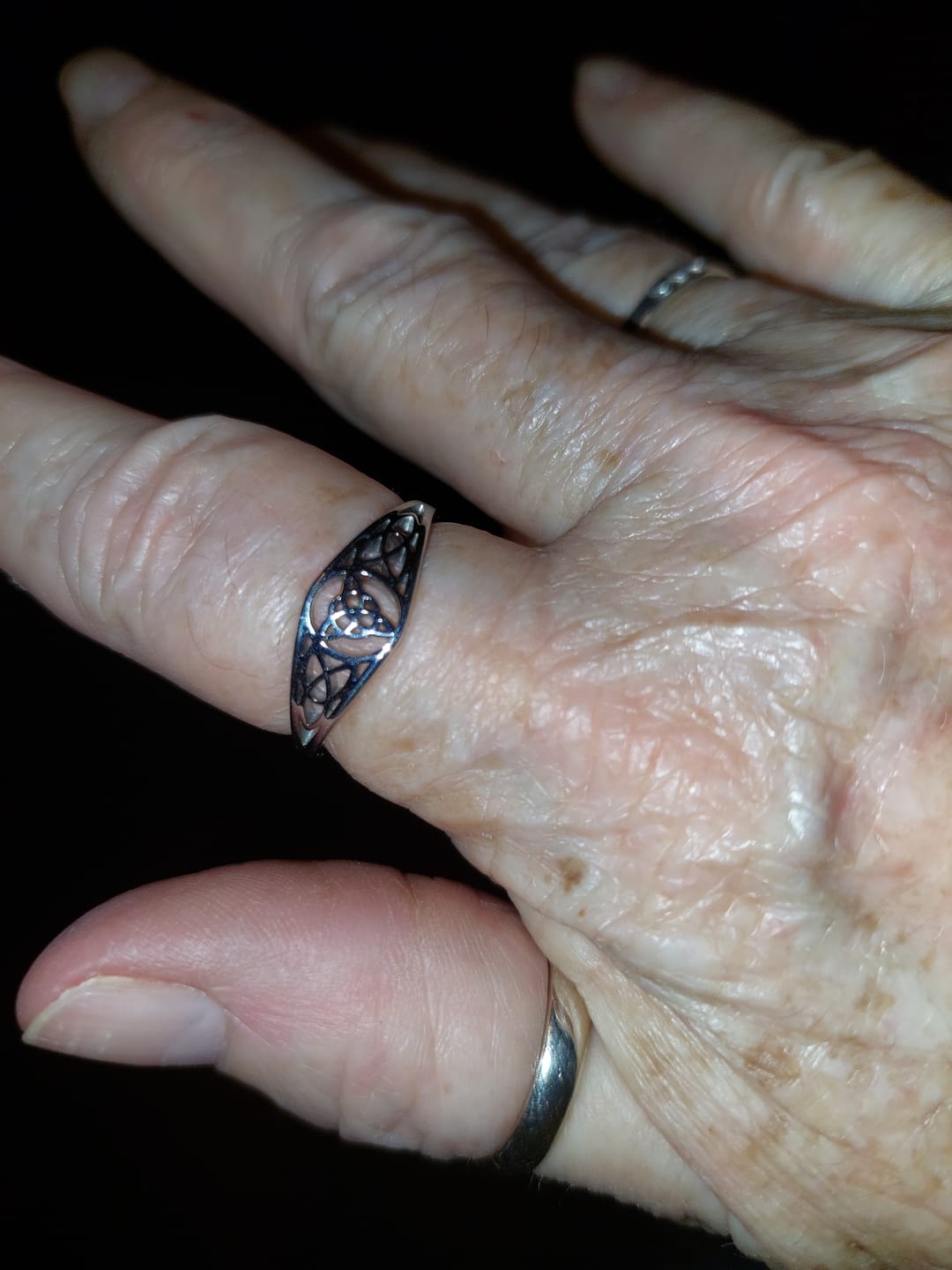 Customer photo review of Titanium Steel Celtic Knot Hollow Ring (Retro Ethnic Style)