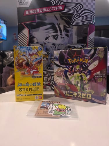 Customer photo review of Pokemon White Flare Binder Collection