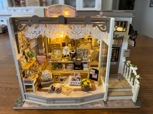 Customer photo review of Vitrine's Tale DIY Miniature Dollhouse Kit