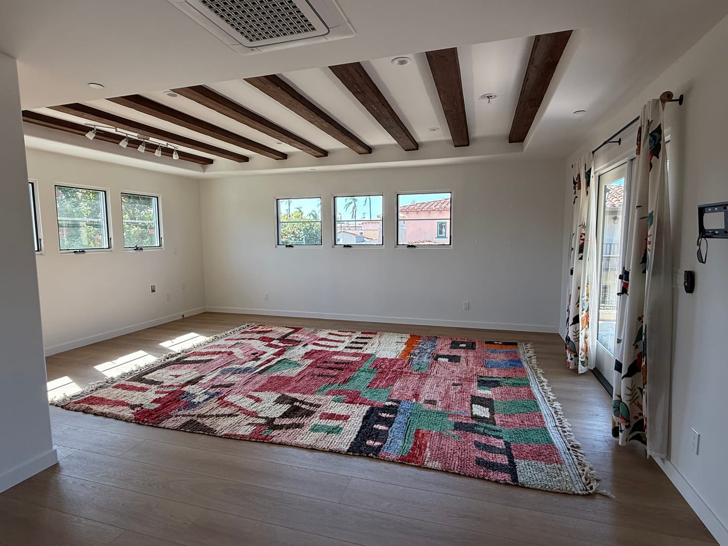 Customer photo review of Ellan | MOROCCAN RUG BOUJAD | Moroccan Berber Rug | Colorful Rug Moroccan Carpet | Authentic Handmade Berber Living room Rugs | 13'09x9'88 Ft | 400x301 cm