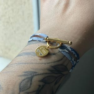 Customer photo review of Bracelet liberty fermoir en T personnalisé médaille gravée