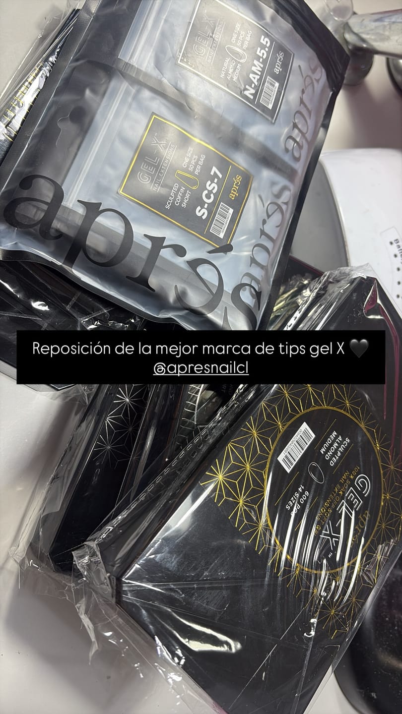 Customer photo review of Gel-X® Tips Esculpido Almendra Largo (280und)
