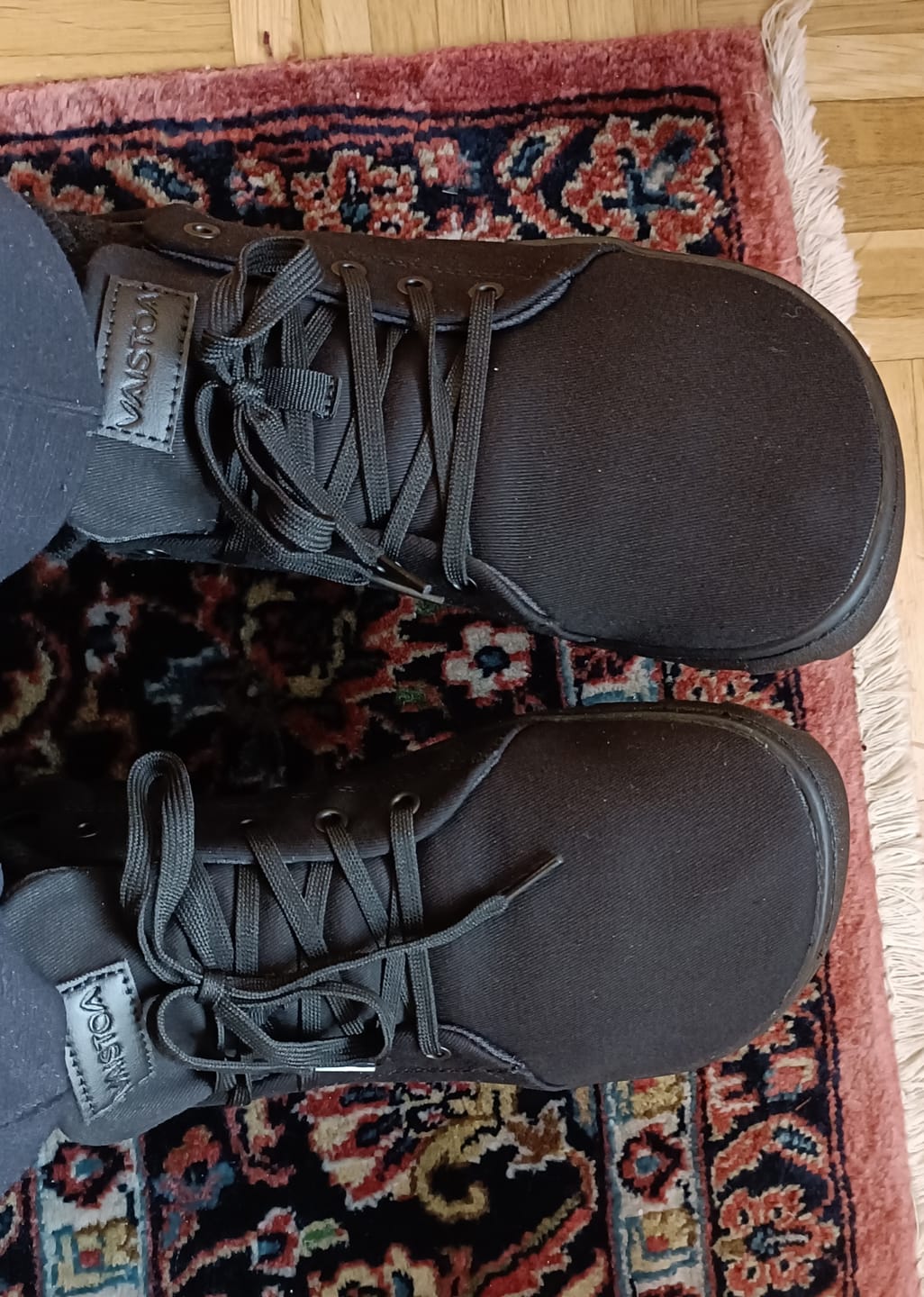 Customer photo review of Vaistoa Rento 2 -paljasjalkatennarit