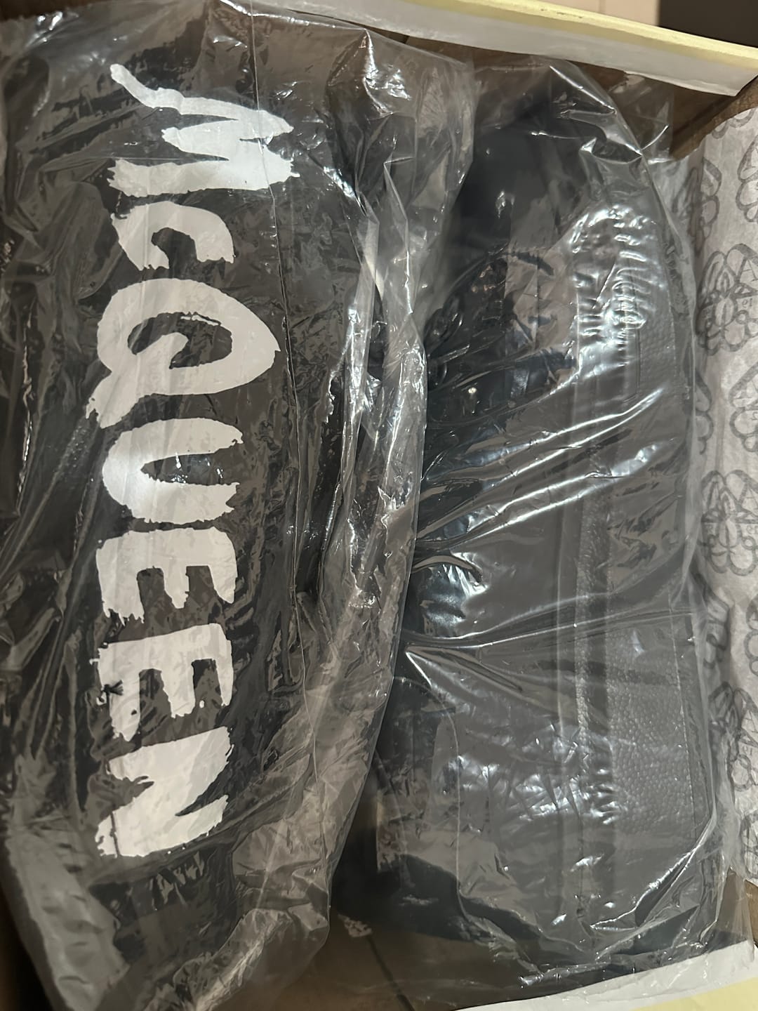 Customer photo review of ALEXANDER MCQUEEN GRAFITTT