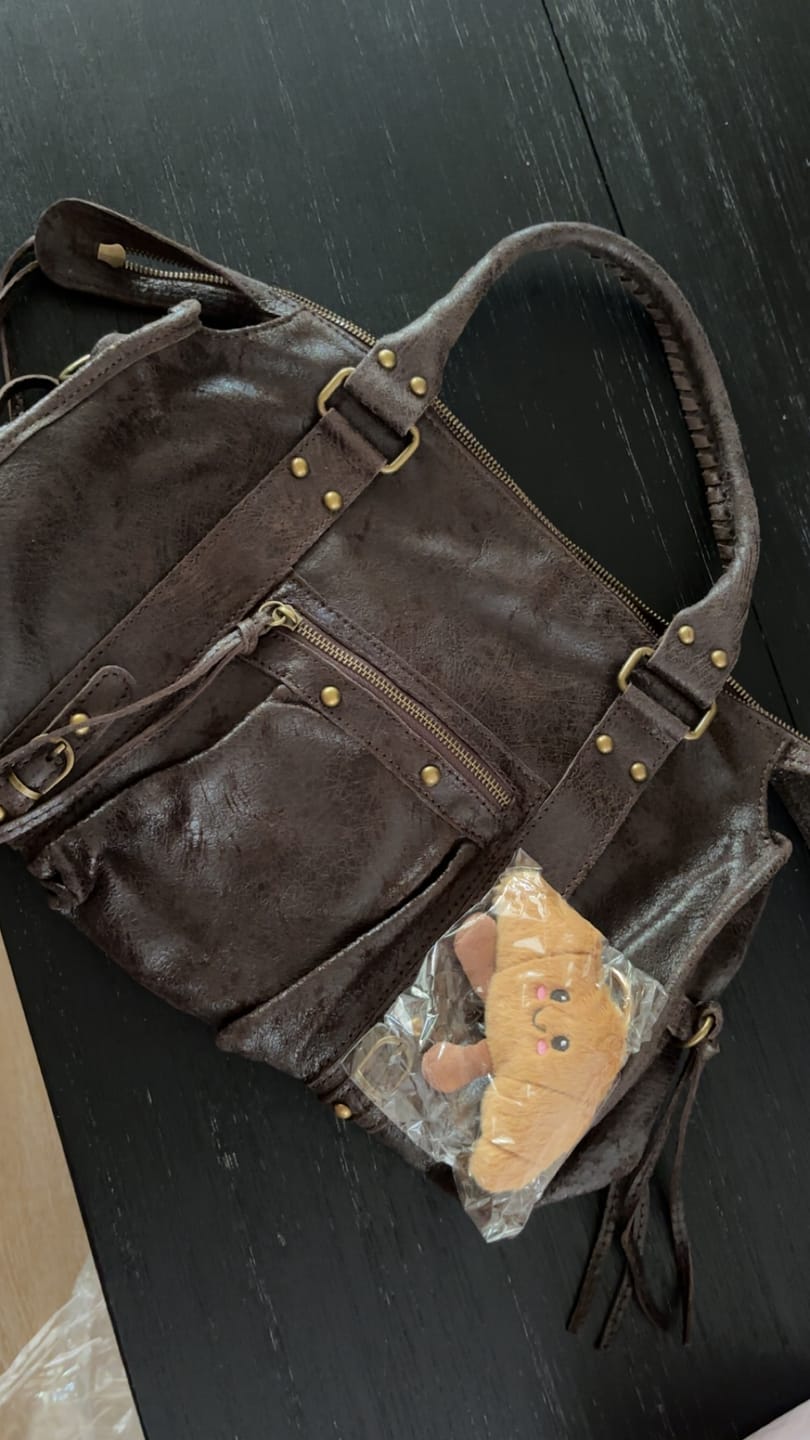 Customer photo review of It girl bag dark chocolate