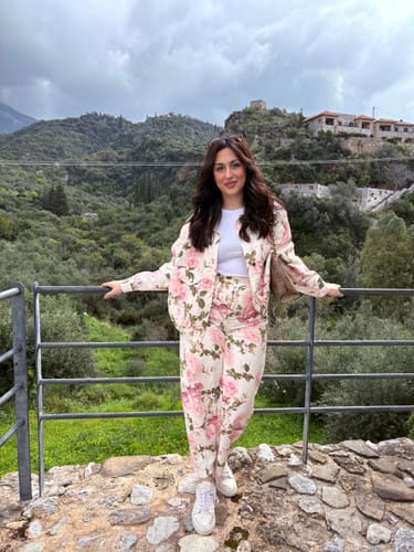 Customer photo review of Σετ τζάκετ και παντελόνι  λευκό με λουλούδια Lumina