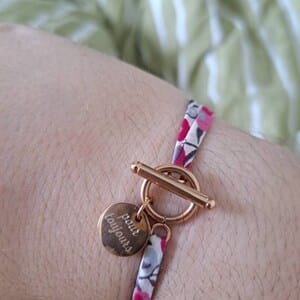 Customer photo review of Bracelet liberty fermoir en T personnalisé médaille gravée