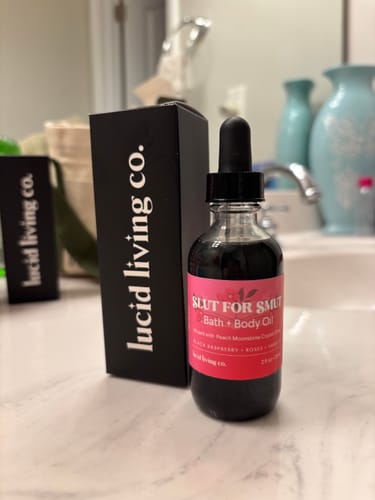 Customer photo review of Slut for Smut Bath & Body Oil